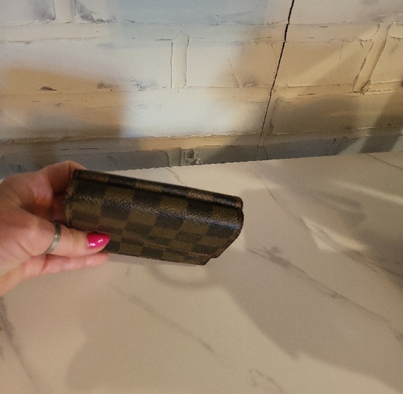 Louis Vuitton Damier Unisex Wallet - Picture 11 of 13